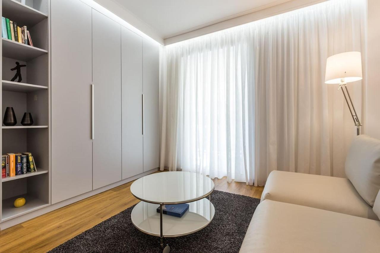 Elegant Apartment W Great Balcony In Vouliagmeni Athens Exterior photo